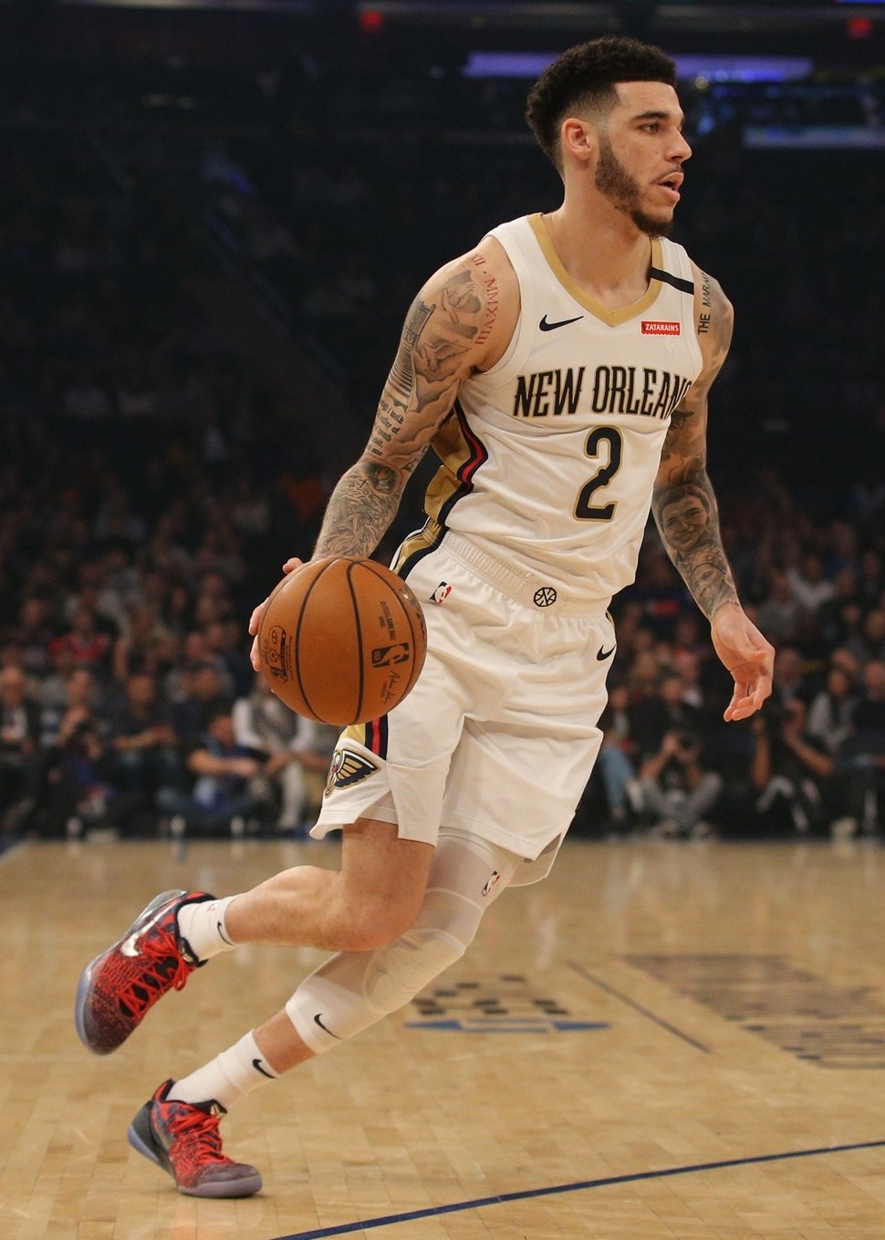 里昂训练开放日;窗口期刷新队史纪录引欢呼;NBA季后赛在即;更衣室氛围转暖的简单介绍 里昂训练开放日;窗口期刷新队史纪录引欢呼;NBA季后赛在即;更衣室氛围转暖的简单介绍